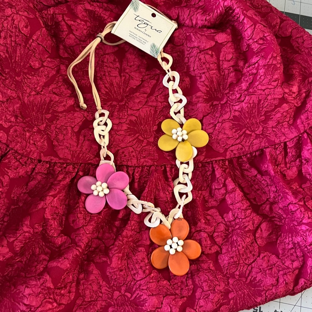 Tagua by Soraya‎ Cedeno Bethany Floral Statement Necklace Sustainable NWD 13"